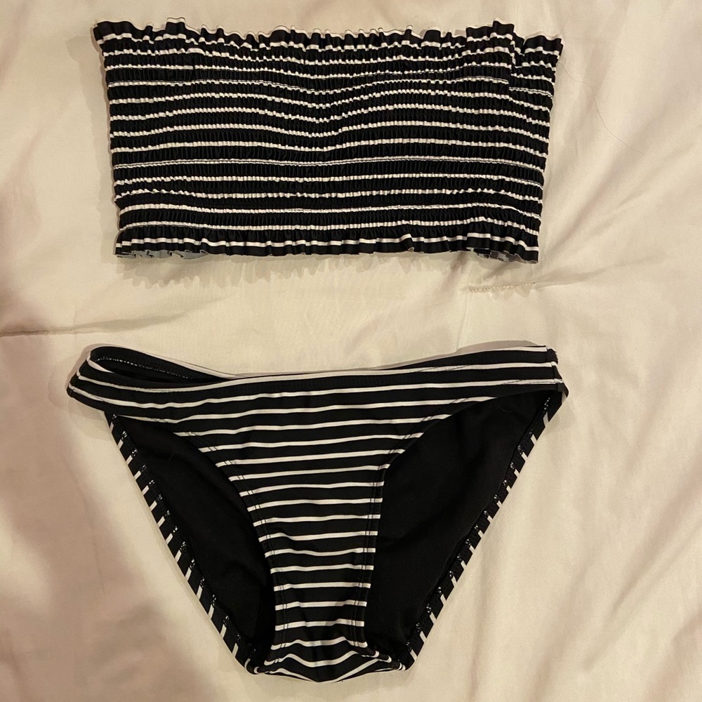 black and white strapless bikini set